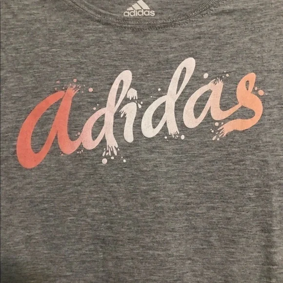 ****Donated****Adidas gray short sleeve graphic t-shirt Size M - Picture 2 of 5